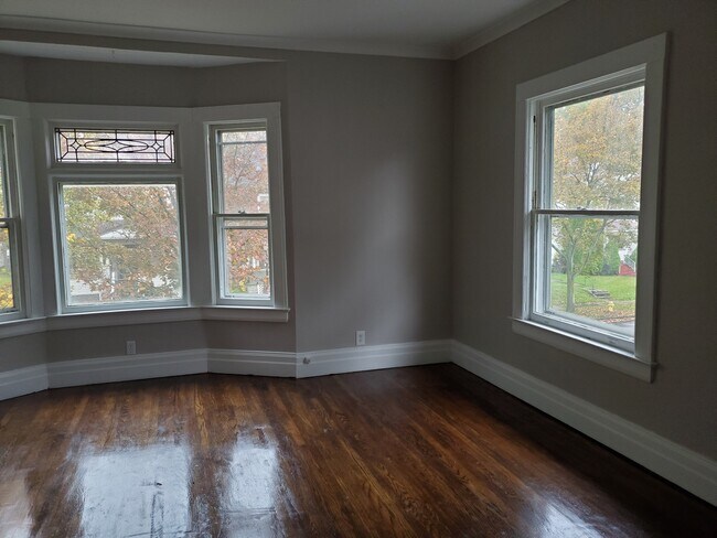 Building Photo - 138 Warwick Ave