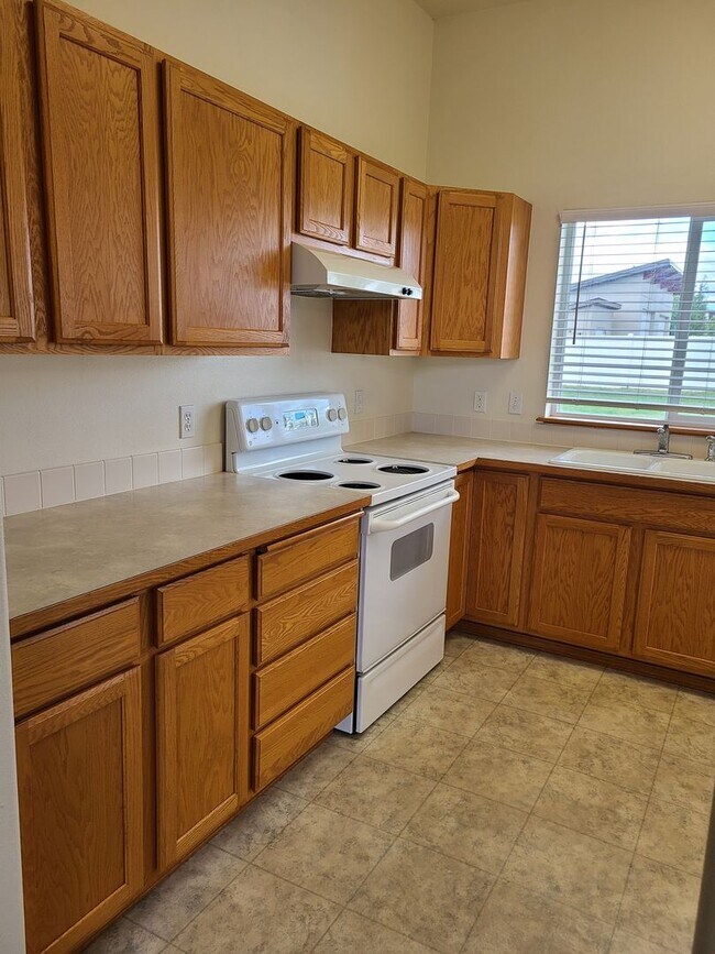 Foto del edificio - Lovely 3 Bedroom 2 Bath Sunshine Meadows Home for Rent!
