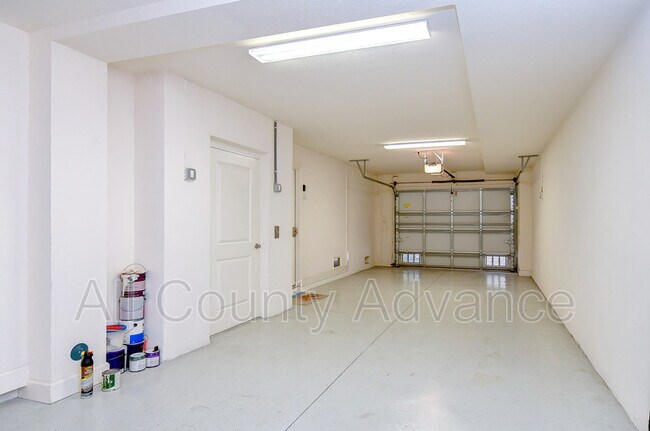 Building Photo - 6042 Anchorage Way S