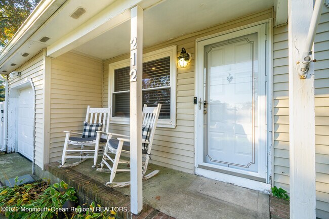 Building Photo - 212 Riviera Dr