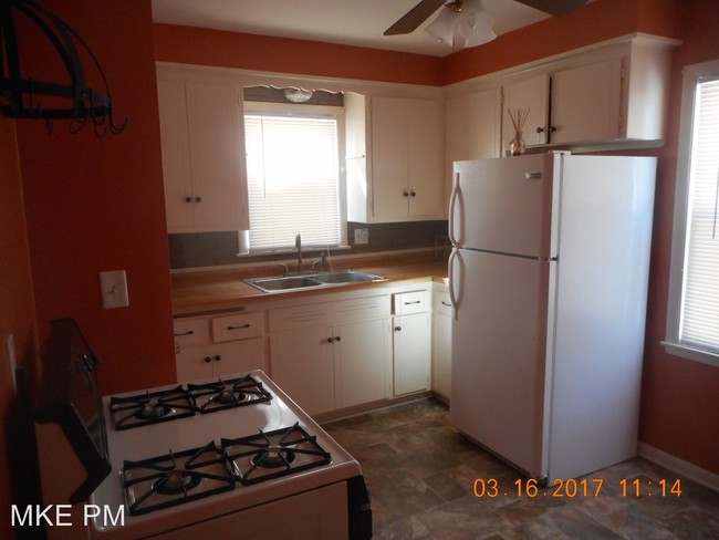 Building Photo - 3909 N 70th St