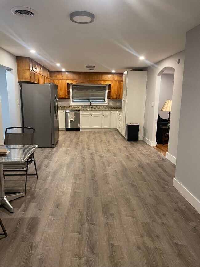 Foto del edificio - Knoxville 37914 - Adorable 2 bedroom, 1 bath home - Contact Lisa Vineyard and Shannon Russell (86...