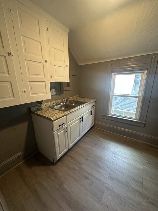 Foto del edificio - 2180 W 83rd St
