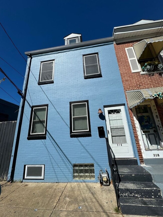 Building Photo - 316 Rose St