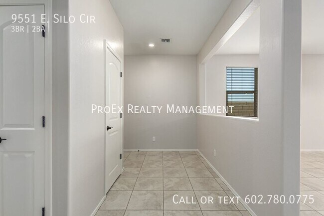 Building Photo - 9551 Silo Cir