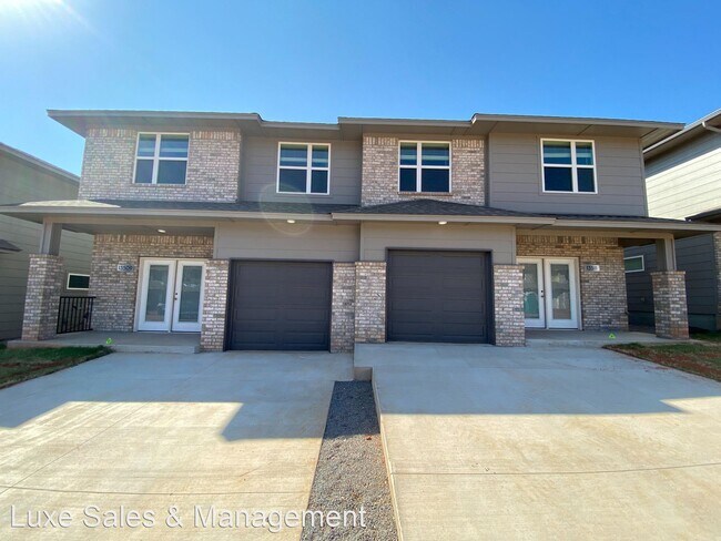 Building Photo - 3 br, 2.5 bath House - 13505 Vinita Drive