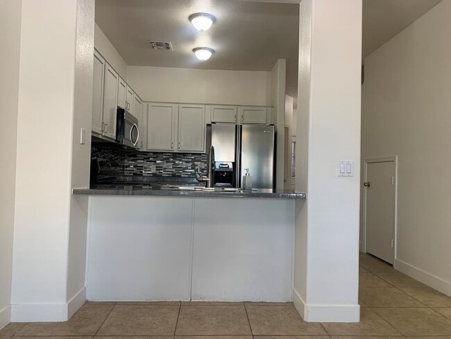 Building Photo - Ready Now!! 3BR 2.5BA located in Chandler - Cross Streets: Warner/Alma School