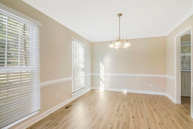 Building Photo - 7408 Old Fox Trl