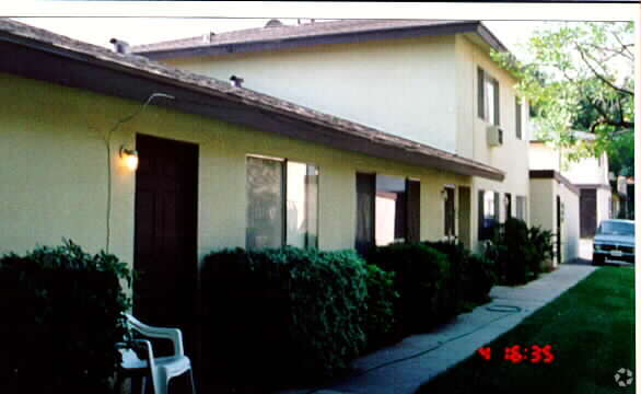 Building Photo - 935 Springfield St