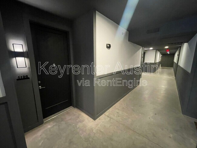 Foto del edificio - 4801 Springdale Rd