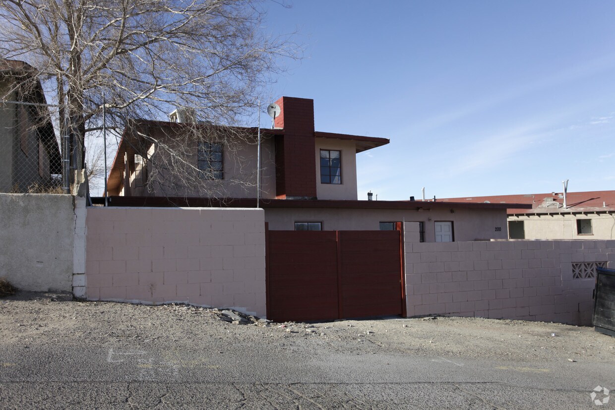 Building Photo - 200 W Williams St