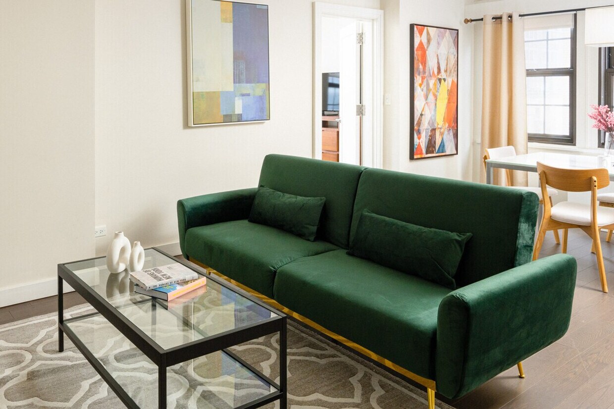 Foto principal - 413 E 50th St