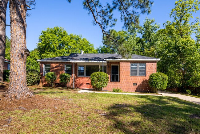 Building Photo - 2819 Gardenia St