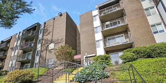 Building Photo - 75 S Reynolds St