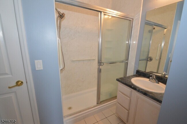 Building Photo - 2309 Johnson Dr