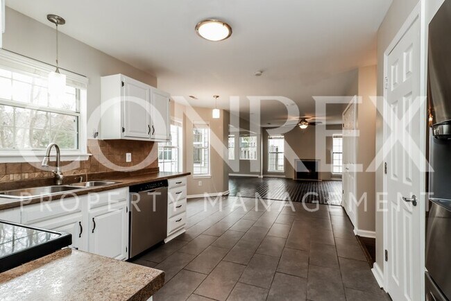 Foto del edificio - Wonderful 3 bed, 3 bathroom in Summerville