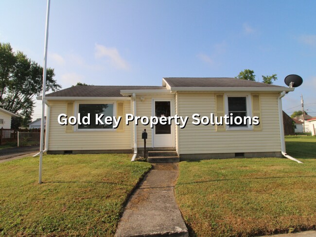 Building Photo - Cute Two Bed/One Bath W/Fenced Yard and Ga...
