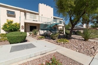 Building Photo - 2750 Carnation Ln