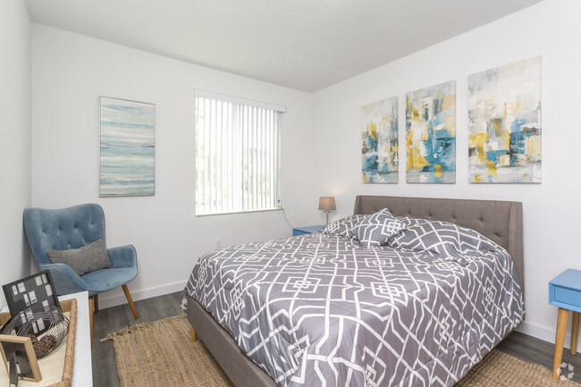 MASTER BEDROOM 2X2 - The Heights at Coral Town Park