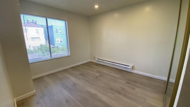 Building Photo - 326 12th Ave