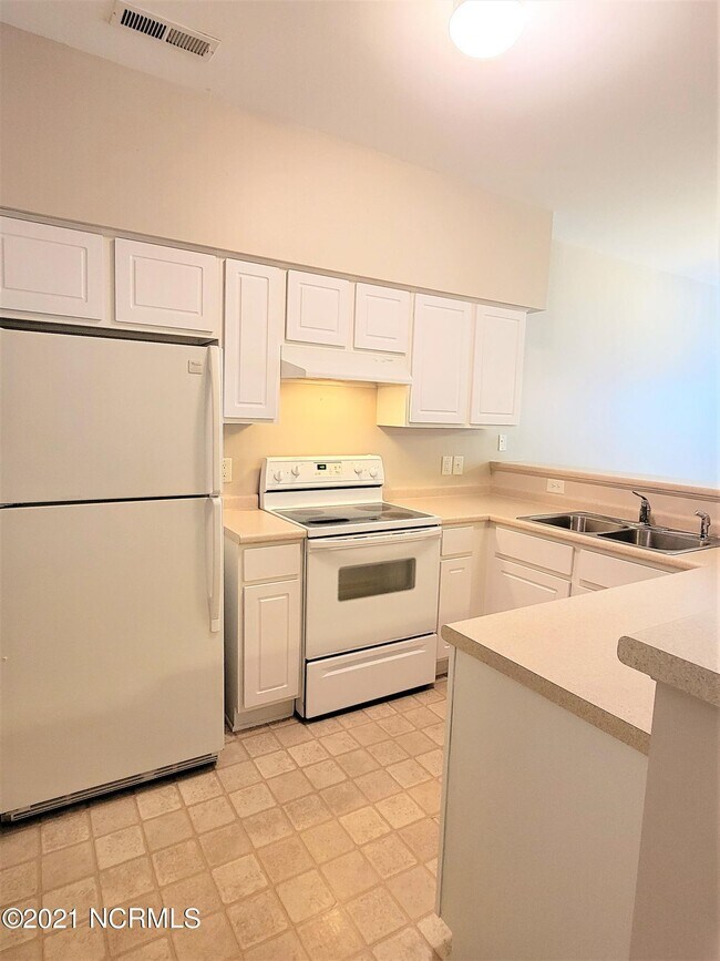 Foto del edificio - 2227 Locksley Woods Dr