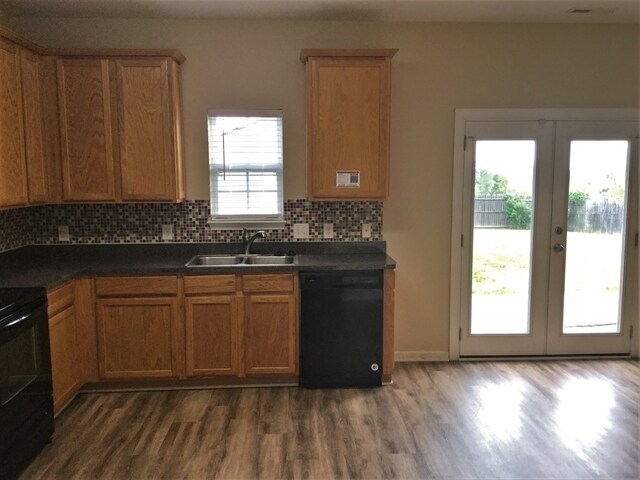 Building Photo - 581 Winborne Ave SW