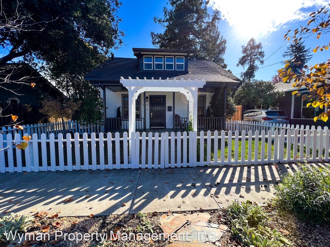 Primary Photo - 3 br, 1 bath House - 1517 E Street
