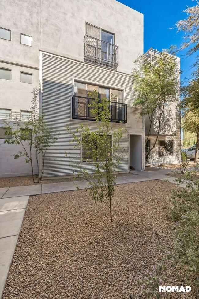 Building Photo - 7853 N 21st Ave