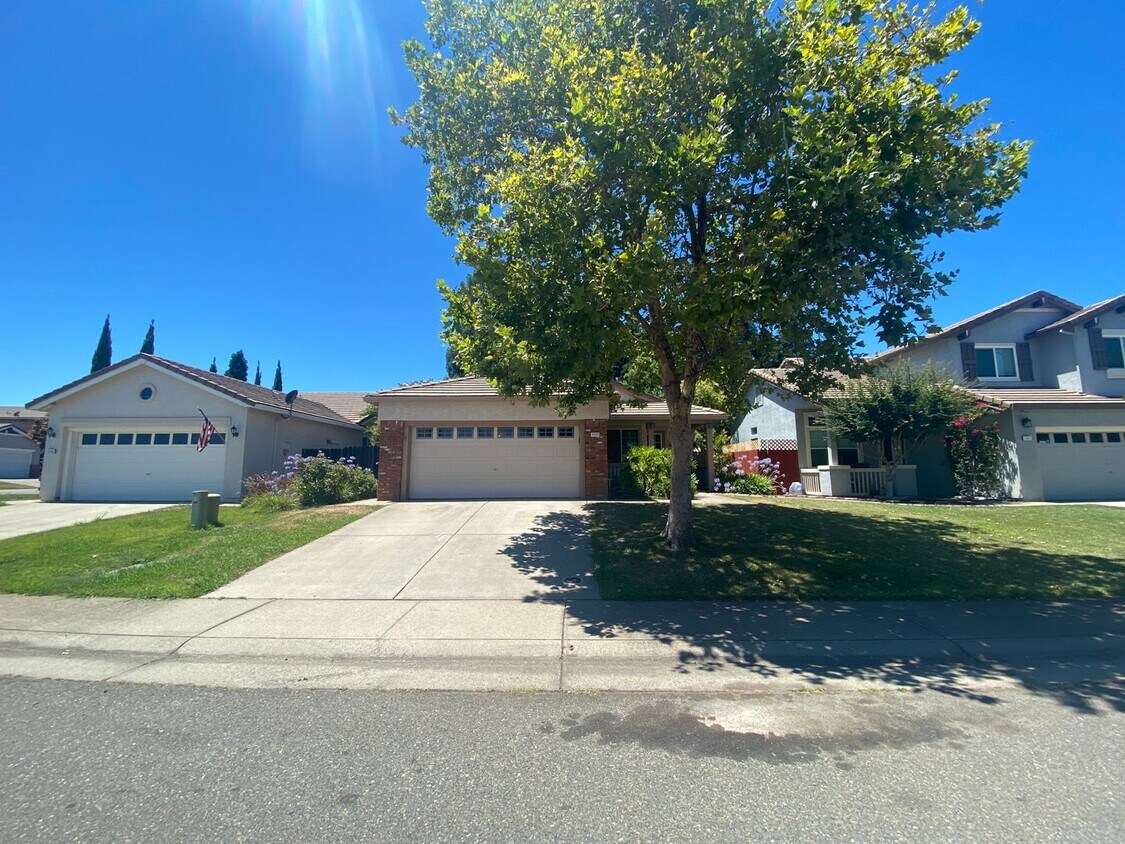 Primary Photo - Awesome Folsom Home in Broadstone, Near Ra...
