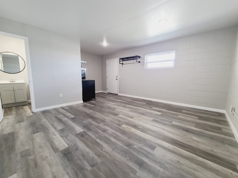 Foto principal - 1321 E Broadway St