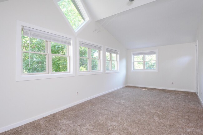 Foto del edificio - 4441 Upton Ave S
