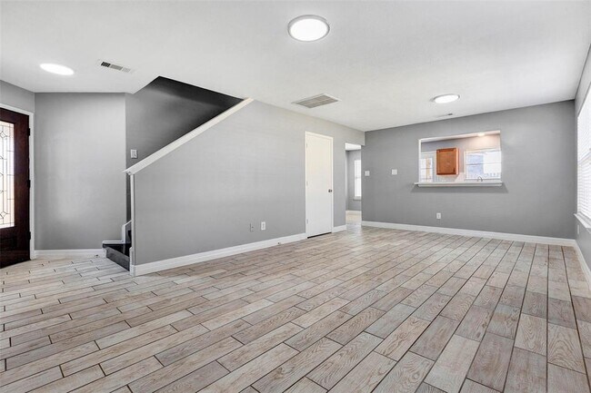 Foto del edificio - 8926 Farm Ridge Ln
