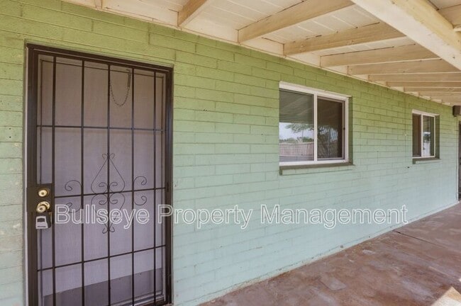 Building Photo - 1721 E Moreland St