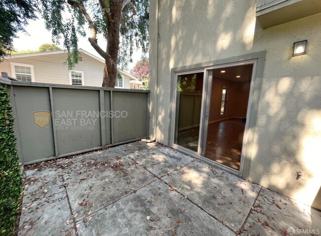 Foto del edificio - 1716 Parkside Dr