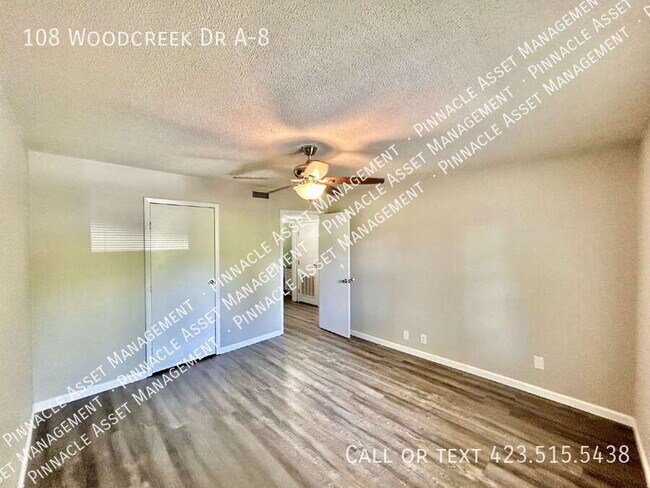 Foto del edificio - 108 Woodcreek Rd