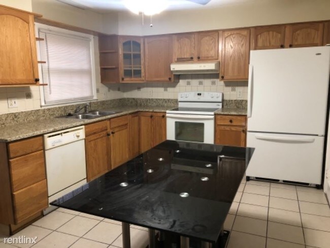 Building Photo - 3 br, 3 bath Townhome - 376 Susan Constant Dr