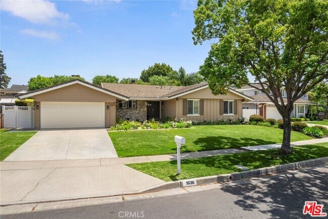 Foto del edificio - 1636 Valley Ln
