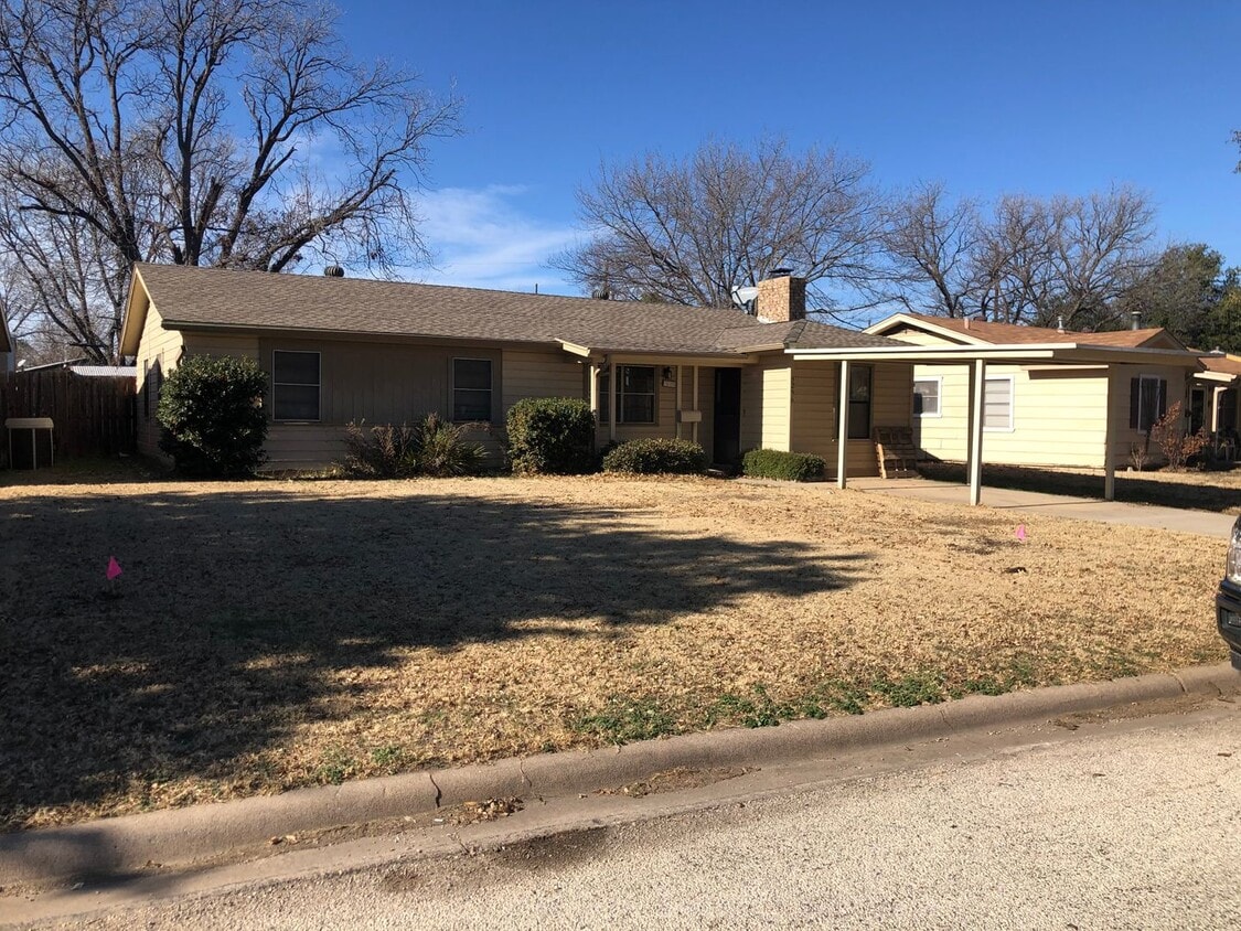 Primary Photo - 3256 Highland Ave