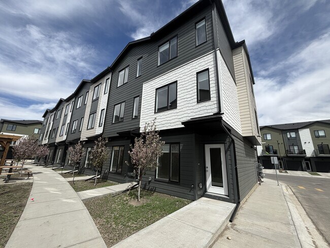 Photo du bâtiment - 338 Ellisborough Blvd SE