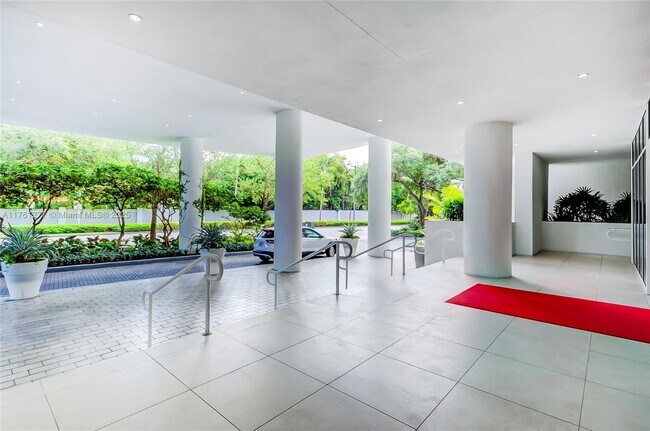 Foto del edificio - 4250 Biscayne Blvd