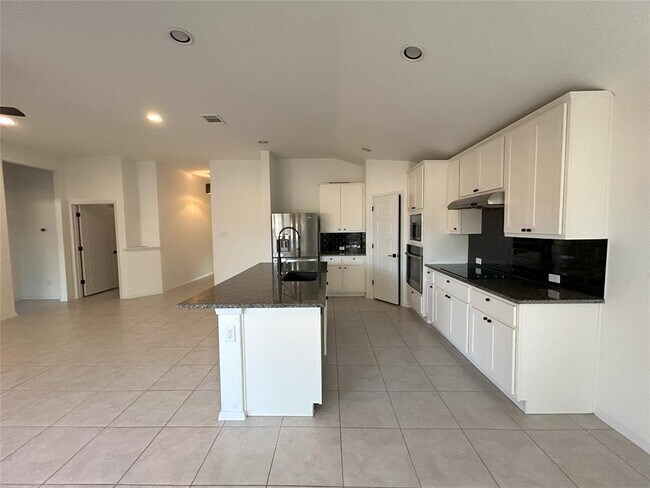 Building Photo - 2201 Vicksburg Cove