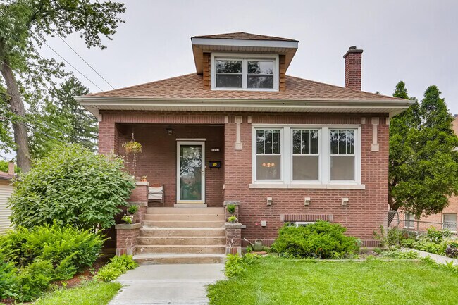 Building Photo - 5214 N Oak Park Ave