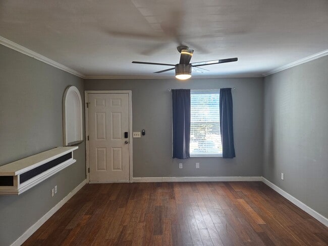 Building Photo - Great Efficiency Upstairs Apartment in PCB...