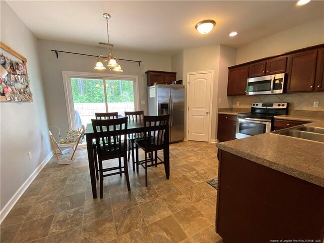 Building Photo - 645 Roanoke Dr