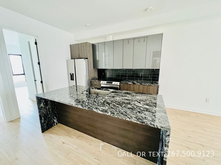 Foto principal - 1306 N Front-3F