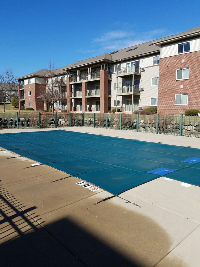 Building Photo - 290 Prairie Heights Dr