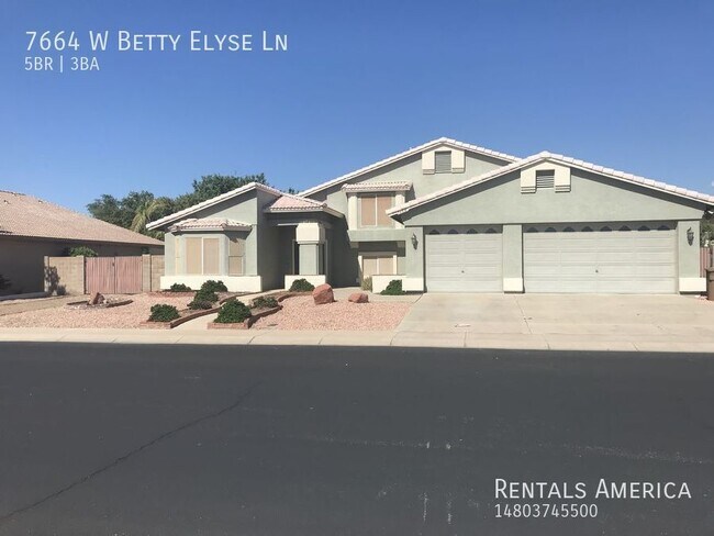 Building Photo - Beautiful Large split level home!