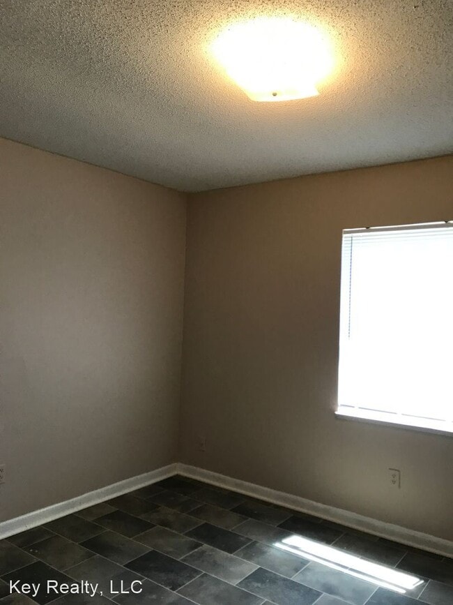 Building Photo - 2 br, 2 bath House - 5405-B Lacassine
