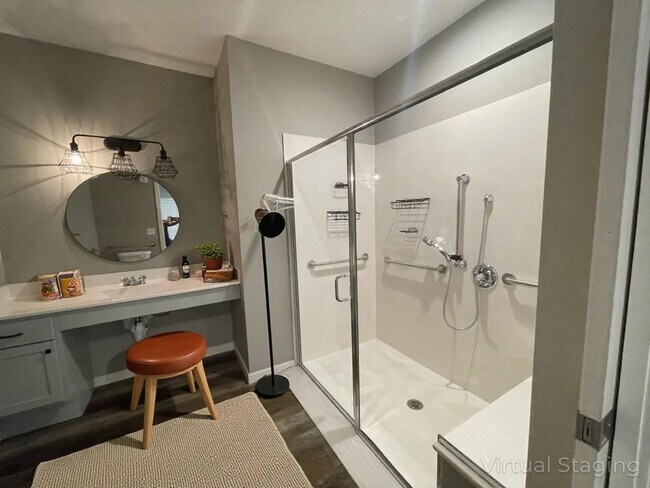 Foto del edificio - 1 Bedroom 1 Bath Walk-In Level Lakeside Apartment ADA Compliant - Offering Flexible Lease Terms &...