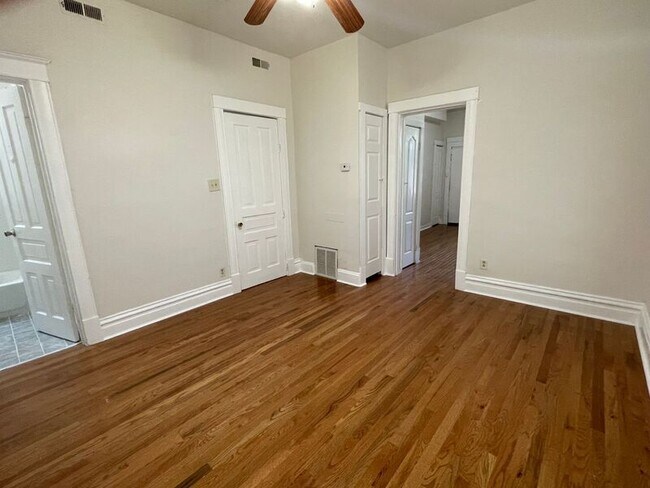 Foto del edificio - 1631 N Kimball Ave